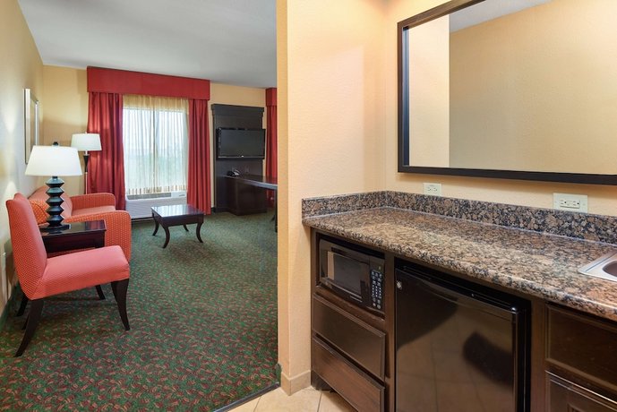 Hampton Inn & Suites Waco-South